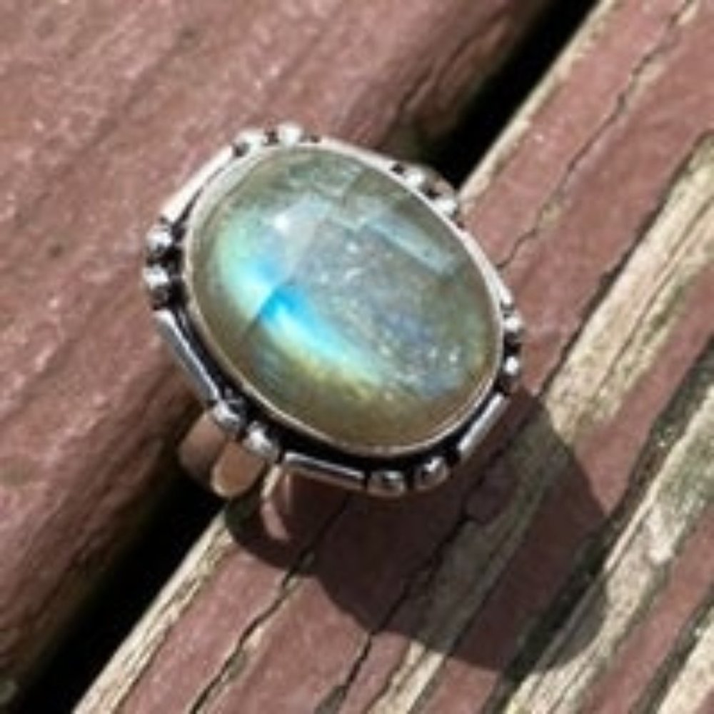 Size 8 925 Silver Labradorite Ring